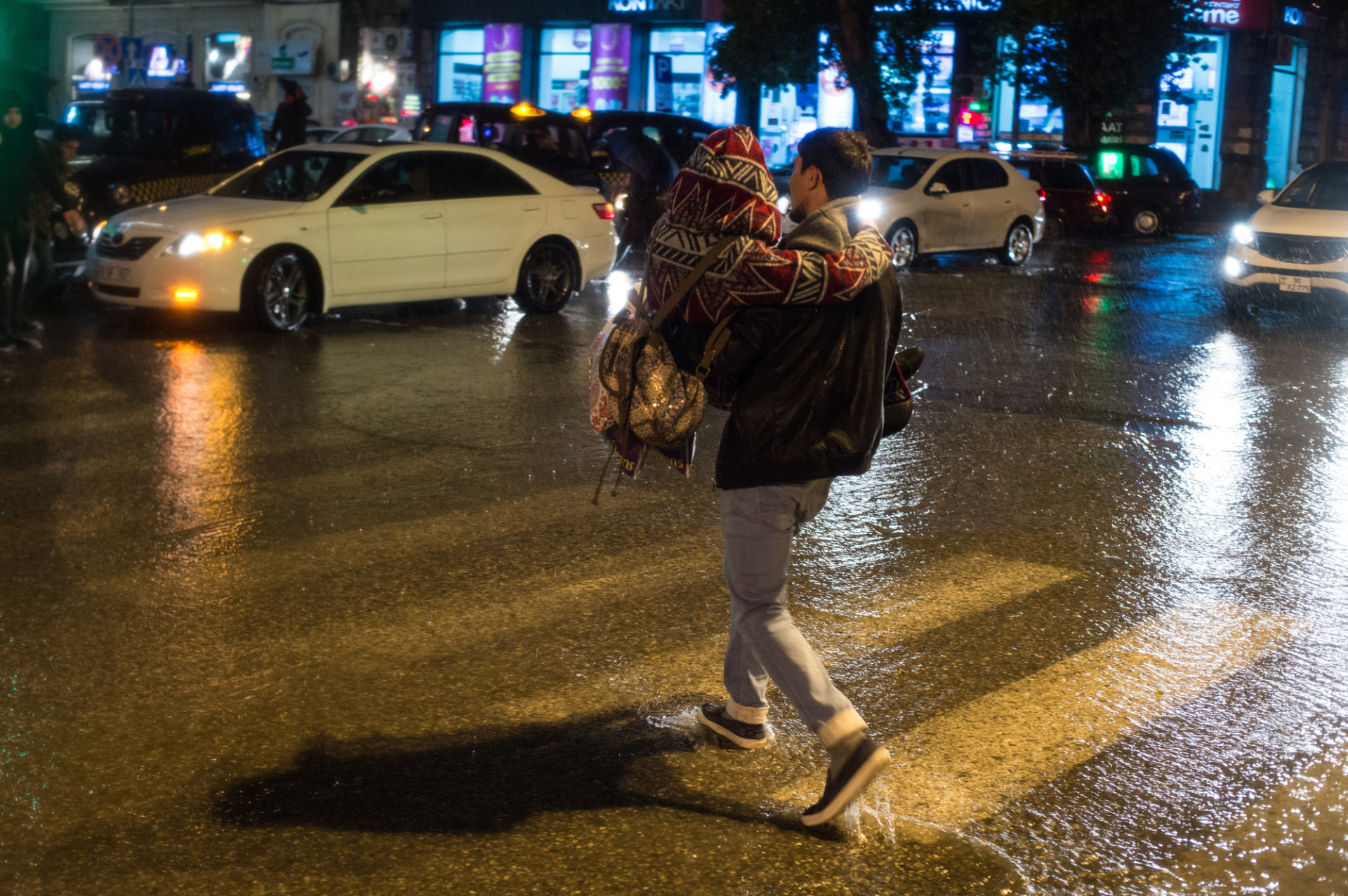 Sevginin son şəklini çəkdim.